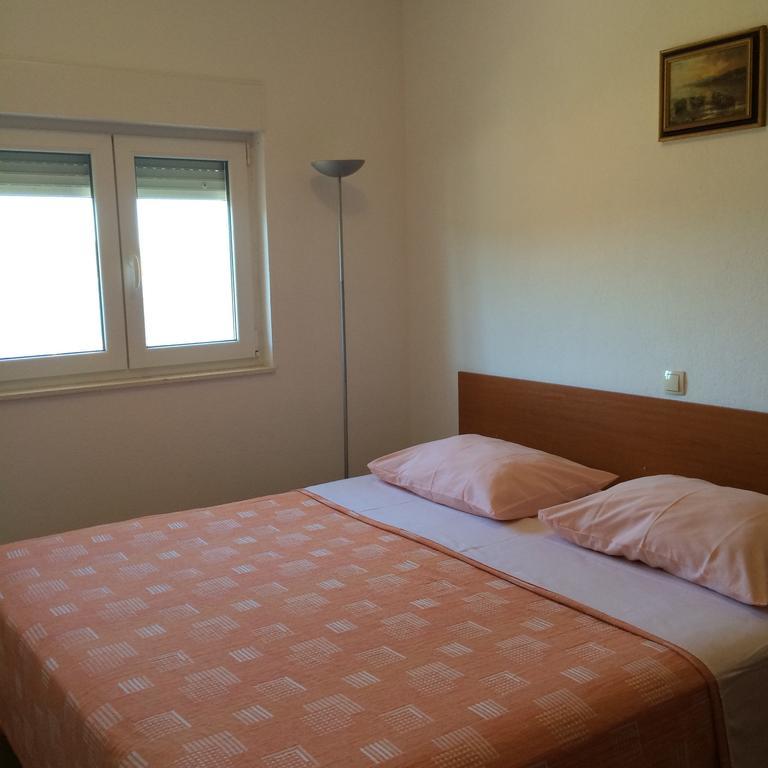 Apartments Pisac Ražanj Стая снимка